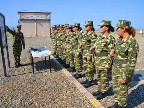 Hərbçi qadınların ehtiyatda olma yaş həddi ləğv olunur, kişi hərbçilərlə bərabərləşdirilir