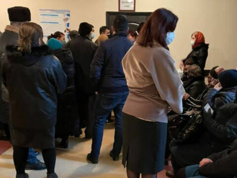 Xəstəxanalarda randevu sistemi niyə işə salınmayıb?