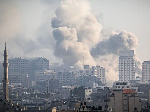 İsrail qırıcıları Qəzzanı bombalayıb