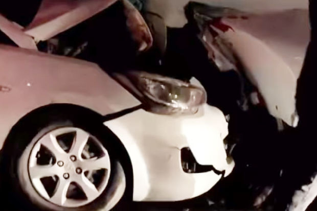 Bakıda minik avtomobili avtobusla toqquşdu