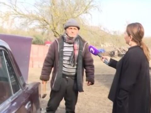 Dəhşətli olay – çəkiclə operatora hücum etdilər