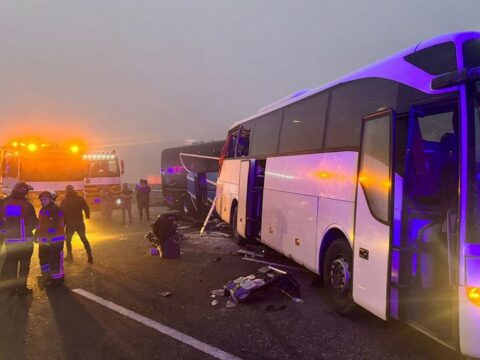 Ağır yol qəzası baş verdi – 10 nəfər ölüb, 54 nəfər yaralanıb