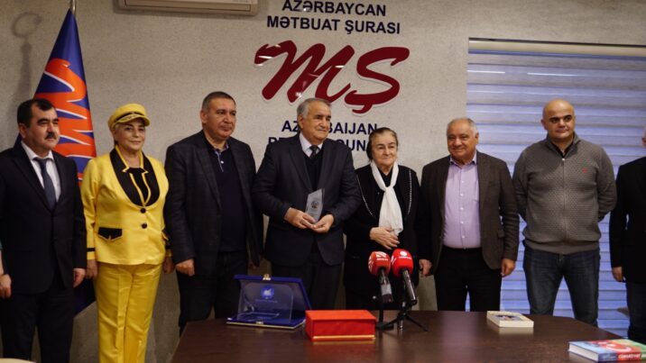 “Şirməmməd Hüseynov mükafatı” Rəsulzadənin nəvəsinə təqdim edildi