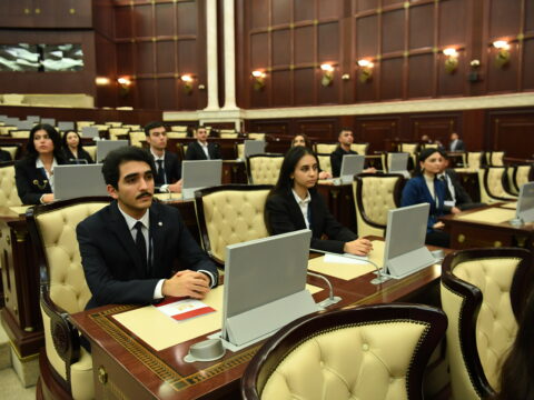 BDU-nun SABAH qruplarının tələbəsi “Diplomatiya Könüllüləri” təcrübə proqramının qalibi olub