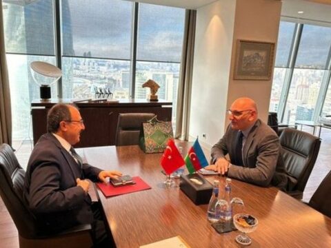 Elçin Əmirbəyov Türkiyə səfiri ilə sülh prosesi və regional məsələləri müzakirə edib