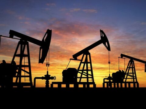 Azərbaycan neftinin qiyməti 80 dollara düşüb