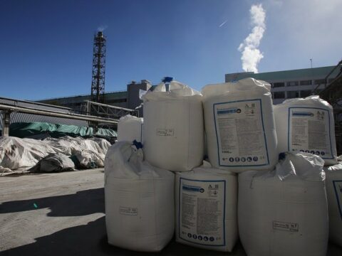 Serbiyada azot gübrəsi daşıyan qayıq batıb