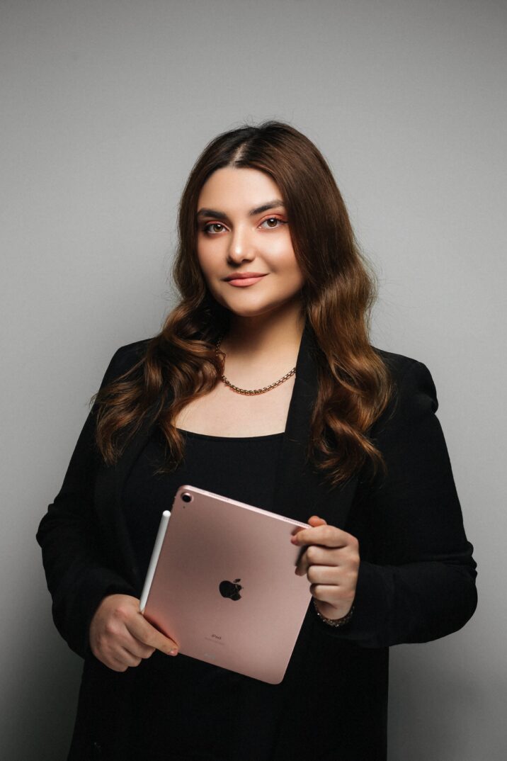 Dəbli geyinən və tərz görünən kişi millət vəkillərimiz…