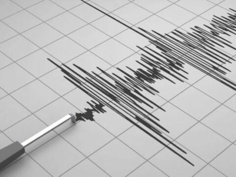 Qeyri-adi zəlzələ baş verib