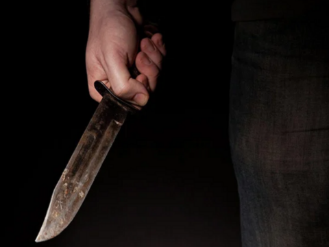 Şəmkirdə qadın bıçaqlanıb