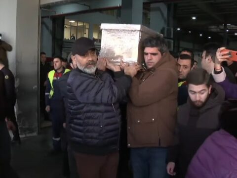 Aygün Bəylərin nəşi ata evinə gətirildi