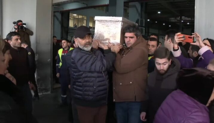 Aygün Bəylərin nəşi ata evinə gətirildi