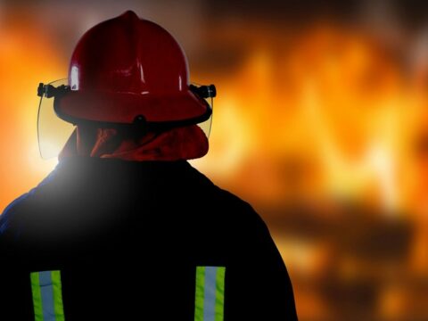 Cəlilabadda ikiotaqlı ev yanaraq kül olub