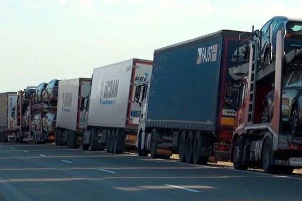 “Qırmızı Körpü” gömrük postunda yük maşınlarının sayı üç dəfəyədək artıb”