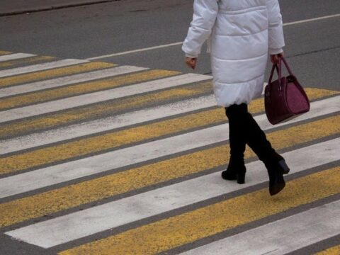 Xətai rayonunda 55 yaşlı qadını avtomobil vurub