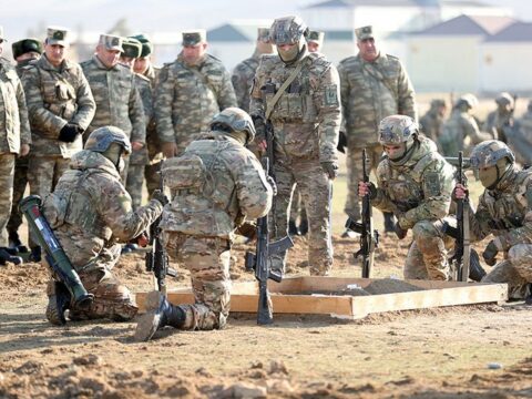 Azərbaycan Ordusunun komandirləri şərti dayaq məntəqəsinin tutulması tapşırıqlarını yerinə yetirib