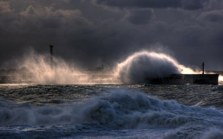Azərbaycanda fırtınalı hava şəraiti ilə bağlı gəmilərə xəbərdarlıq edilib