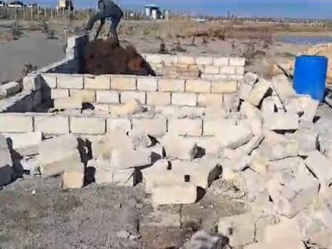 Kürdəmirdə qanunsuz tikili sökülüb