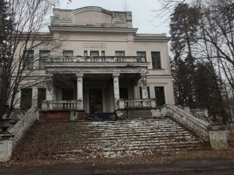 Stalinin bağ evinin ərzisində iki meyit tapıldı