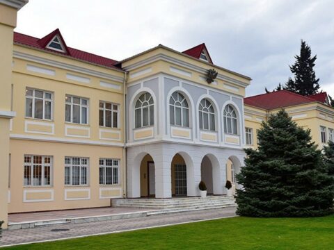 Rusiya səfirliyi Bakıda sexdəki yanğında ölənlərlə bağlı başsağlığı verib