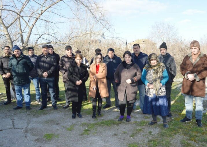 Balaca Həmyə kənd sakinlərinin problemləri “Açıq mikrofon”da – FOTOLAR Balaca Həmyə kənd sakinlərinin problemləri “Açıq mikrofon”da – FOTOLAR