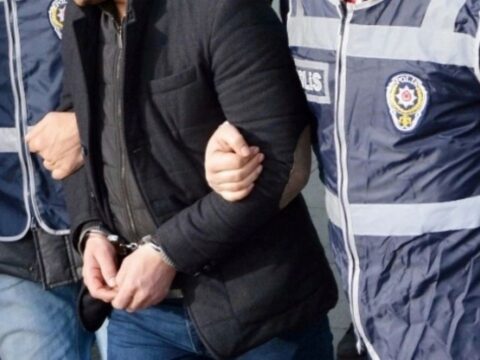 Türkiyədə FETÖ üzvü olmaqda şübhəli bilinən keçmiş polislər Yunanıstana qaçarkən yaxalanıb