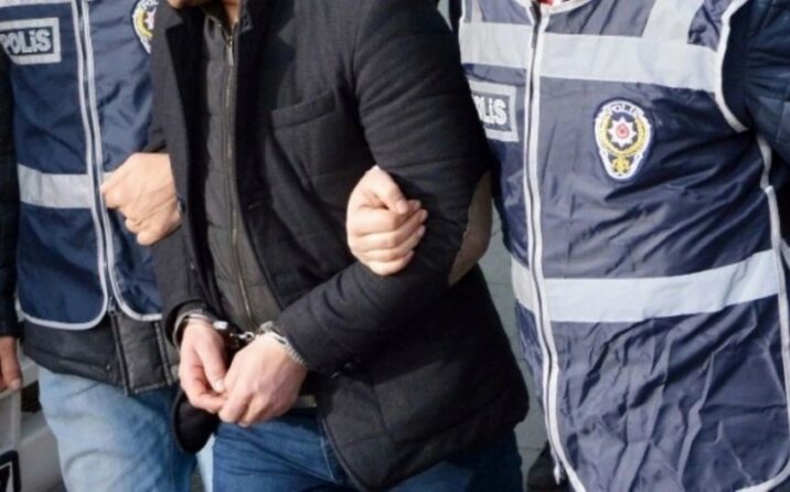 Türkiyədə FETÖ üzvü olmaqda şübhəli bilinən keçmiş polislər Yunanıstana qaçarkən yaxalanıb Türkiyədə FETÖ üzvü olmaqda şübhəli bilinən keçmiş polislər Yunanıstana qaçarkən yaxalanıb