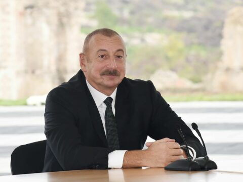 Namizədlər xarici siyasətlə bağlı nələr vəd edir?