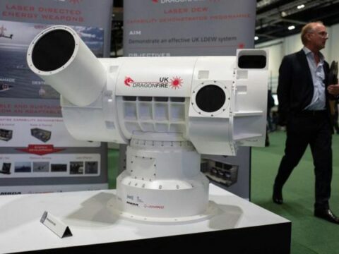 “Böyük Britaniya raketləri əvəz edəcək ən yeni lazer silahını sınaqdan keçirib”