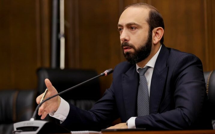 Ermənistan XİN başçısı səfirlərlə sülh gündəmini müzakirə edib Ermənistan XİN başçısı səfirlərlə sülh gündəmini müzakirə edib