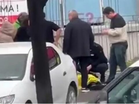 İstanbulda naməlum şəxs qarşısına çıxanları bıçaqladı: On nəfər yaralandı