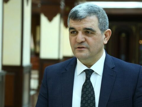 Namizədlər üçün ödənişsiz xidmətlər: Onlar bu imkanlardan yararlanır?