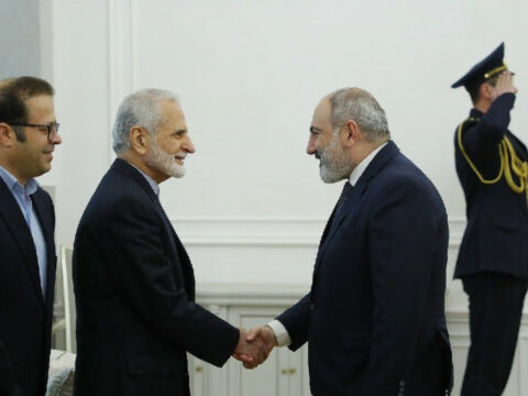 Paşinyan İrəvanda Xameneinin müşaviri ilə görüş keçirib