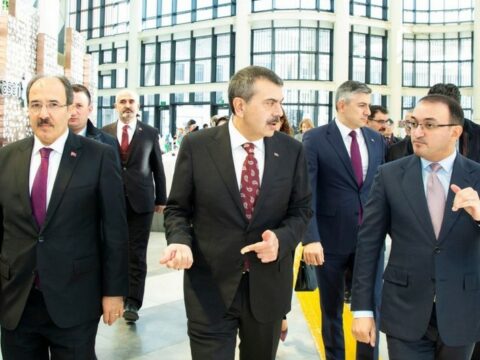 Türkiyəli nazir “ASAN xidmət”də olub