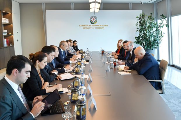 Mikayıl Cabbarov Avropa Yenidənqurma və İnkişaf Bankının nümayəndələri ilə görüşüb