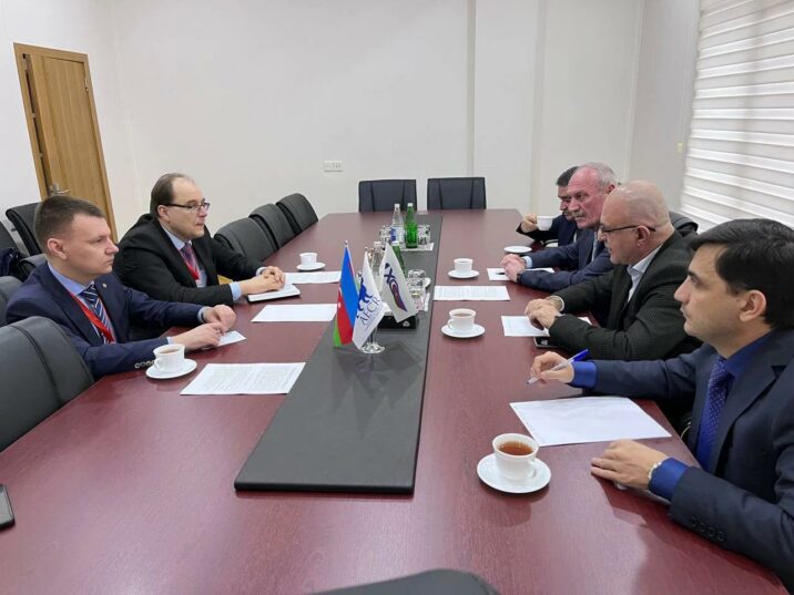 MDB-dən olan müşahidəçilər prezidentliyə namizədlərin seçki qərargahlarının rəhbərləri ilə görüşüblər