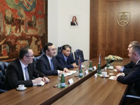 Azərbaycan və Slovakiya çoxtərəfli əməkdaşlığın inkişafını müzakirə edib