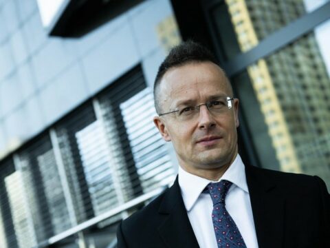 “Macarıstan Ukraynanı silahla təmin etməyəcək”