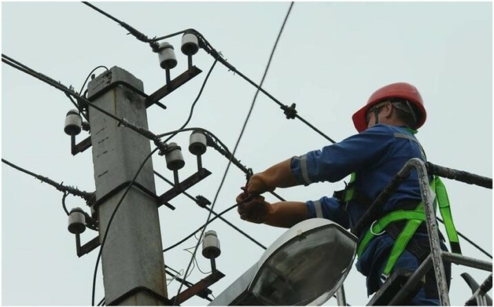 Biləsuvar şəhərində və iki kəndində elektrik xətləri yenilənir