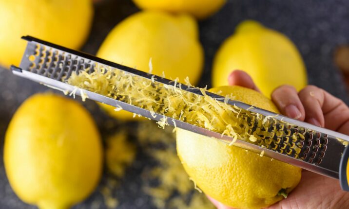 Limon qabığı yeməyə 5 səbəb Limon qabığı yeməyə 5 səbəb