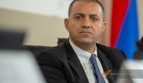 Məhkəmə sabiq naziri ev dustaqlığına buraxdı