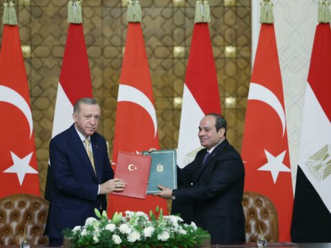 Hər daşın altından ABŞ çıxır: dünyanı qarışdırıb özü kənarda qalır