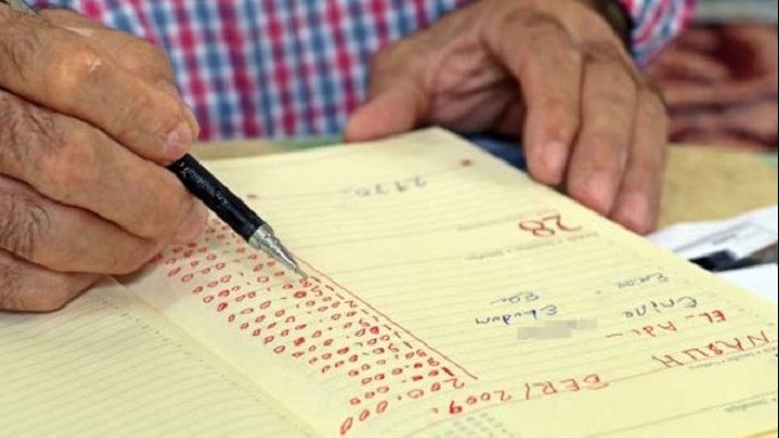 Mağazadan nisyə dəftərlərini OĞURLADI, Bakıda oteldə qızlarla ƏYLƏNDİ Mağazadan nisyə dəftərlərini OĞURLADI, Bakıda oteldə qızlarla ƏYLƏNDİ
