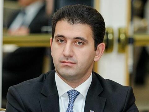 Şoltsun təkbaşına vasitəçiliyi nə vəd edir..