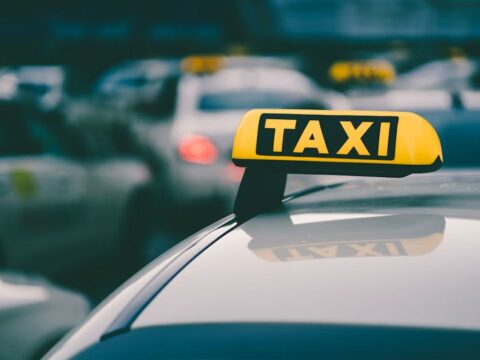 Taksilərə buraxılış vəsiqəsi barədə məlumatlar DYP-nin sisteminə ötürüləcək