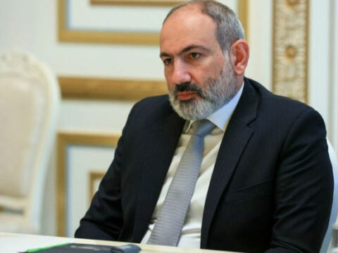 Rusiyalı deputat: “Paşinyan hamını satdı”