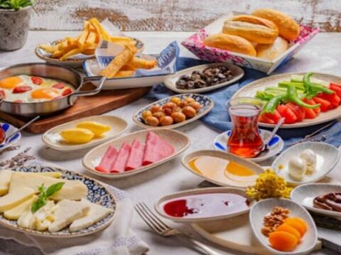 Səhər yeməyi artıq çəkidən qoruyur