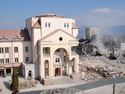 Xankəndidə separatçılardan qalan bütün qanunsuz tikililər söküləcək