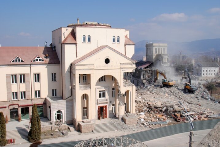 Xankəndidə separatçılardan qalan bütün qanunsuz tikililər söküləcək