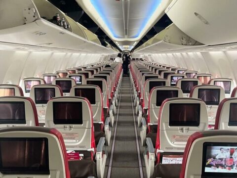 Pilot uçuş zamanı yuxuya getdi, sərnişinlər…